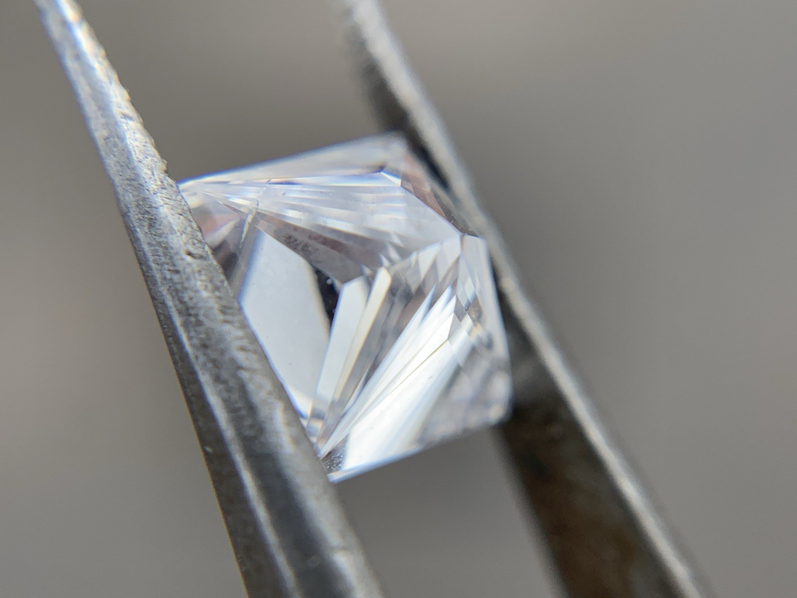 GIA 2.01 CT Princess Cut Square Modified Loose Diamond (SI2, H, Very Good/Good)