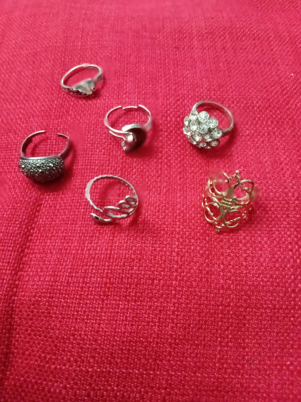6 Used Ladies Dress Rings 5 One Size 1 Size P .