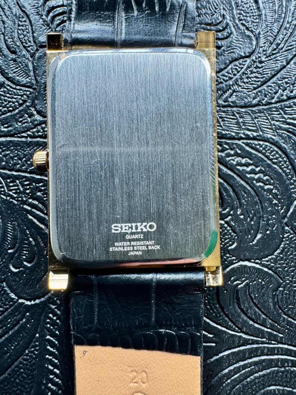 BLACK DIAL RARE Vintage Seiko Slim Quartz Men’s Wrist Watch