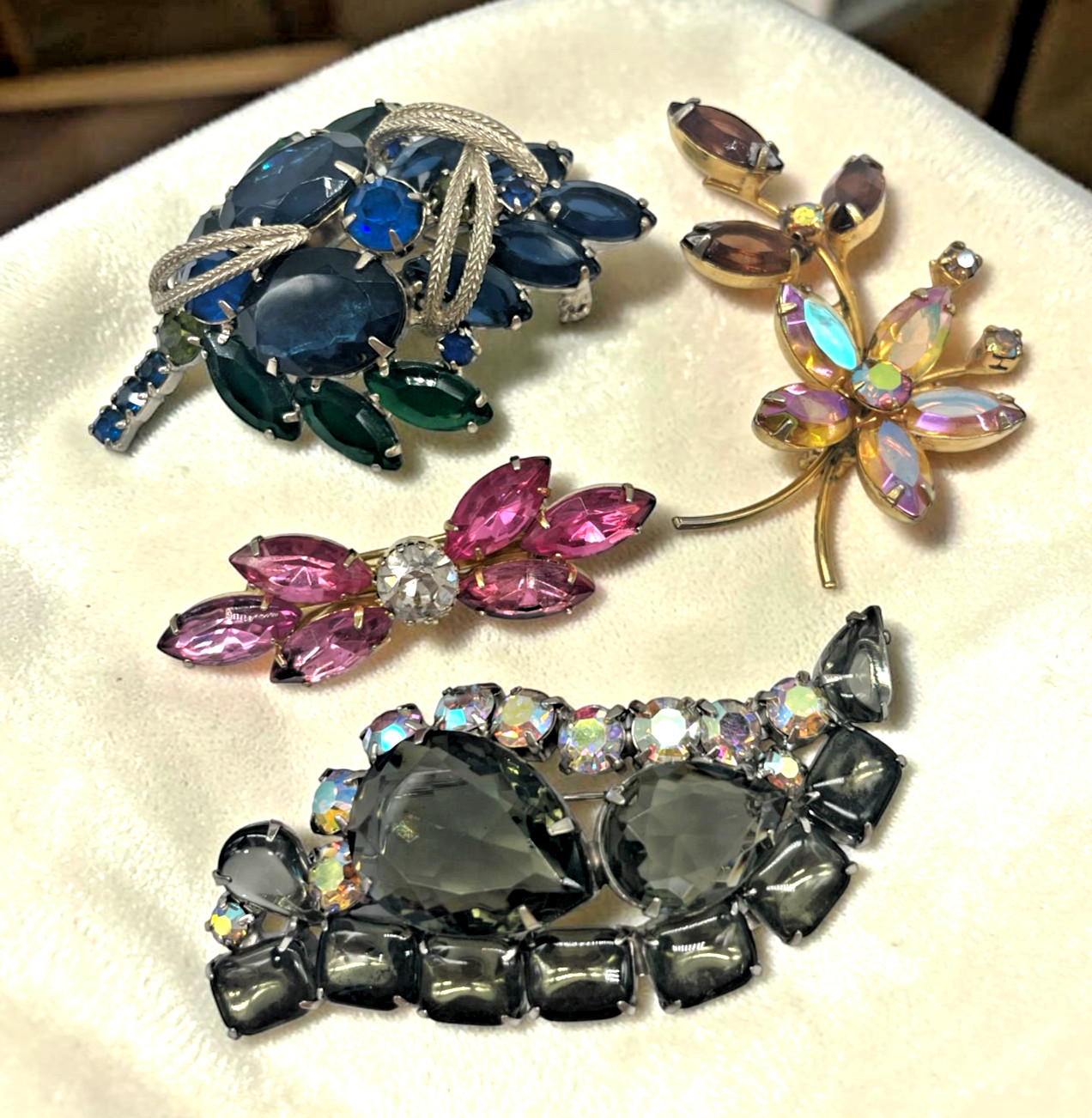 VTG lot of 4 Juliana Rhinestone brooches Open back prong set floral