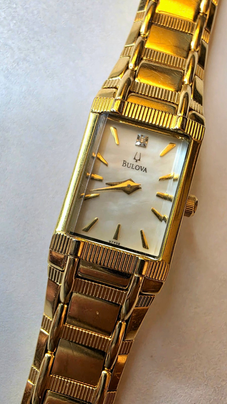 Bulova 97P100 Ladies Gold Watch Mother of Pearl Diamond Dial Rectangular RUNNING