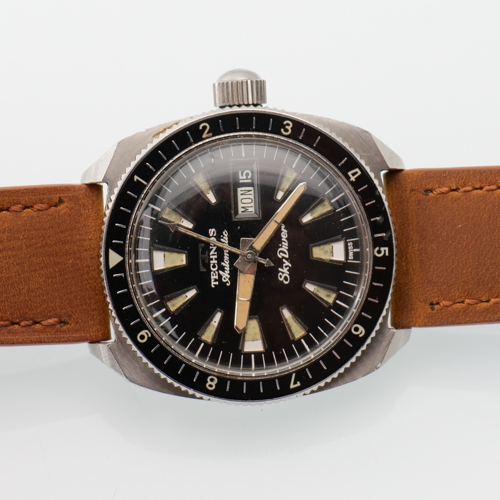 Vintage TECHNOS Sky Diver Watch Glossy Black Dial Diver Watch Running 37.5mm