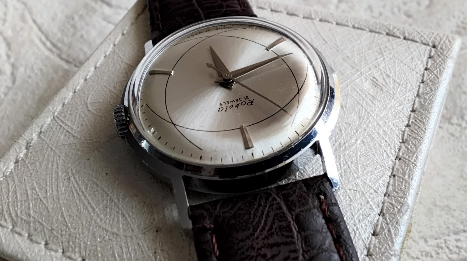 Soviet russian vintage Raketa atom watch, beautiful silver dial, 1960’s