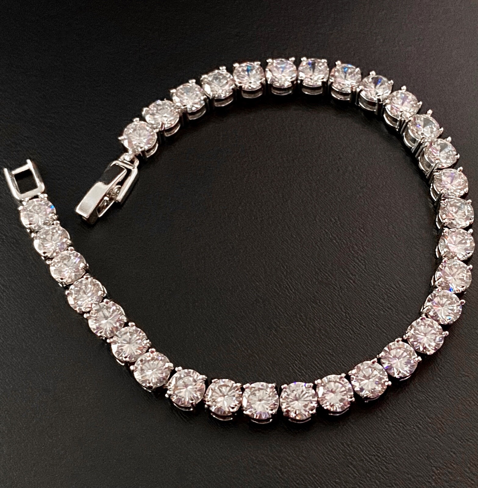 16 cwt Round Simulated Diamond Tennis Bracelet 18k White Gold Plated Over 7.5″