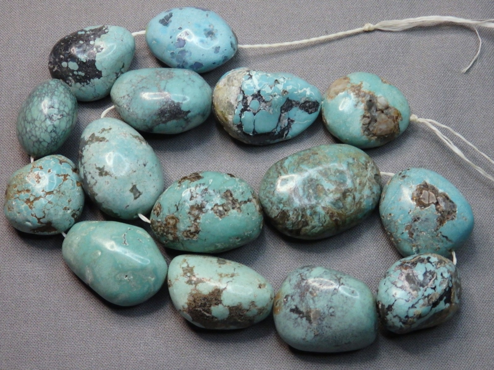 GIANT High Quality HUBEI TURQUOISE 22-34mm Nugget Beads 16″ Strand 855cts