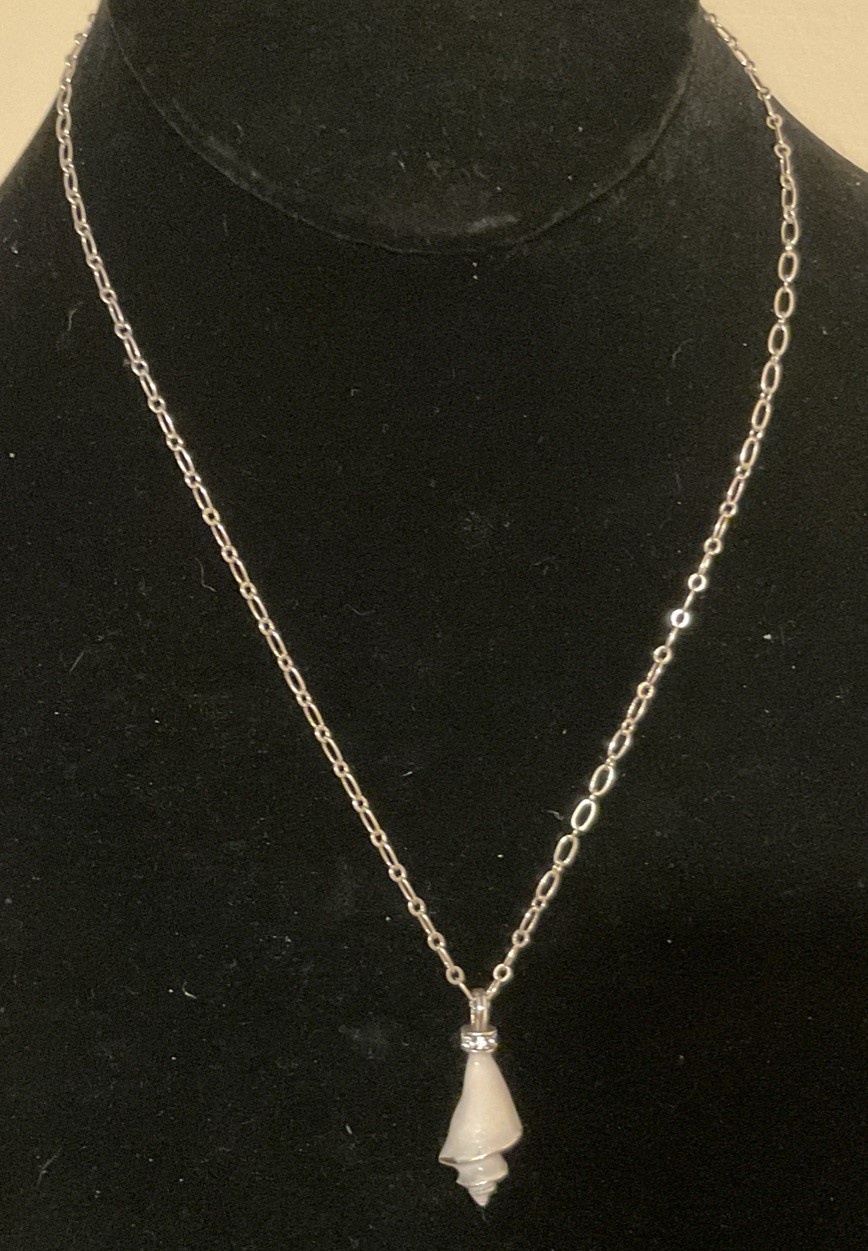 BRIGHTON NWT BEACHCOMBER WHITE ENAMEL CRYSTAL SHELL PENDANT NECKLACE RP:$78.