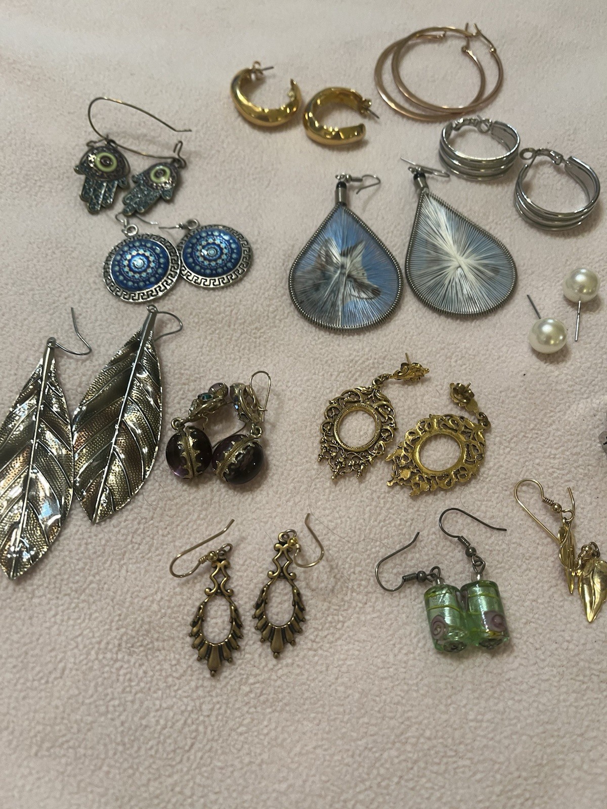 Mixed Lot Of 13 Pairs Of Earrings. 4 rings. Preowned