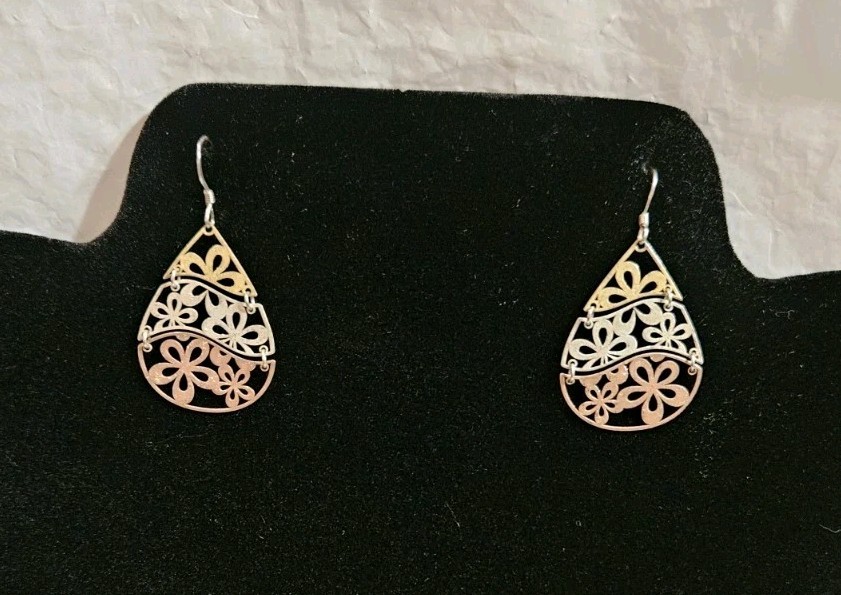 Silver/Gold/Rose-Gold Filligree Dangle Teardrop Earrings