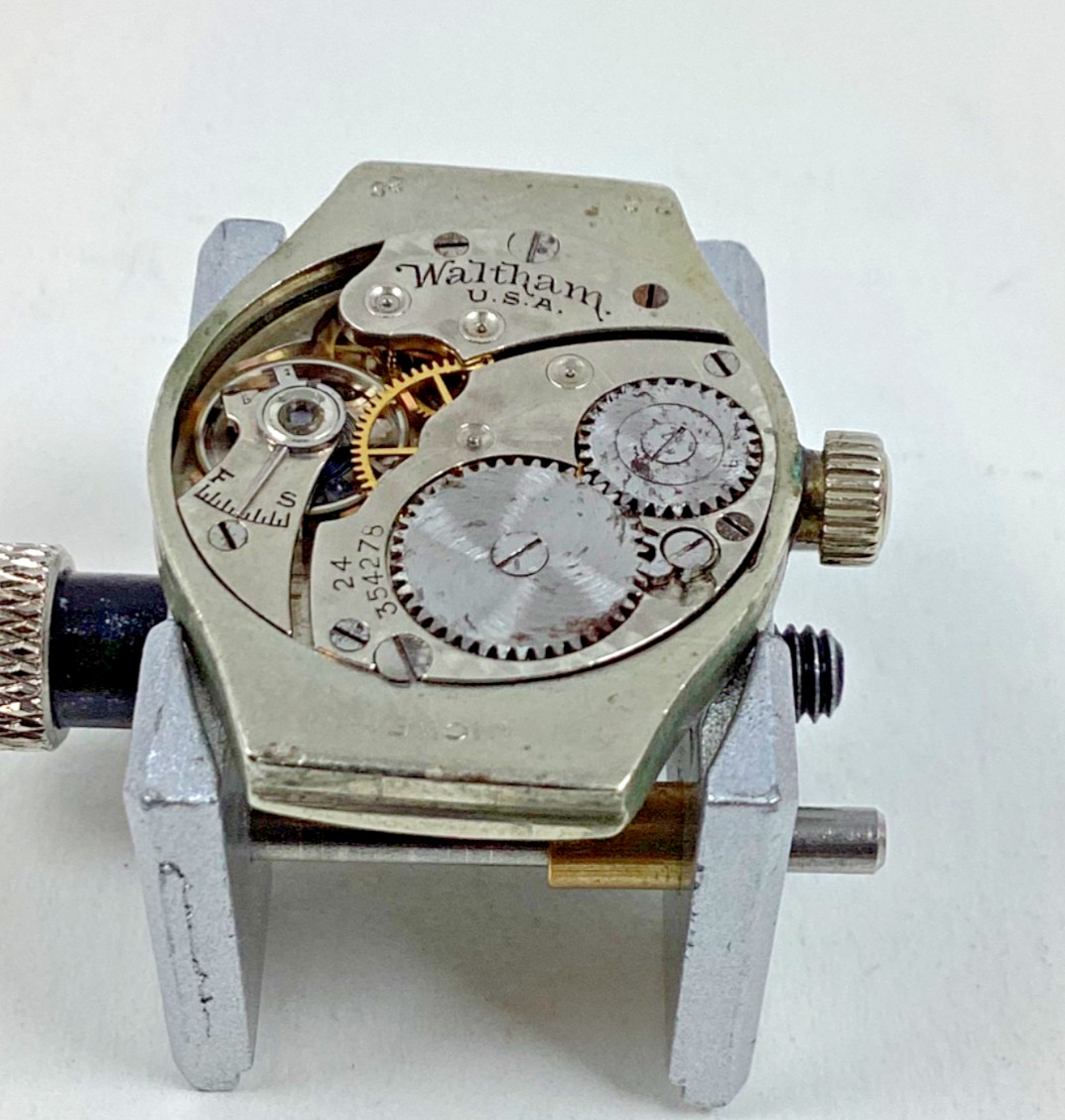 Vintage 1923 Lady Waltham 10L 15 Jewel Movement Runs Spare Part Repair READ