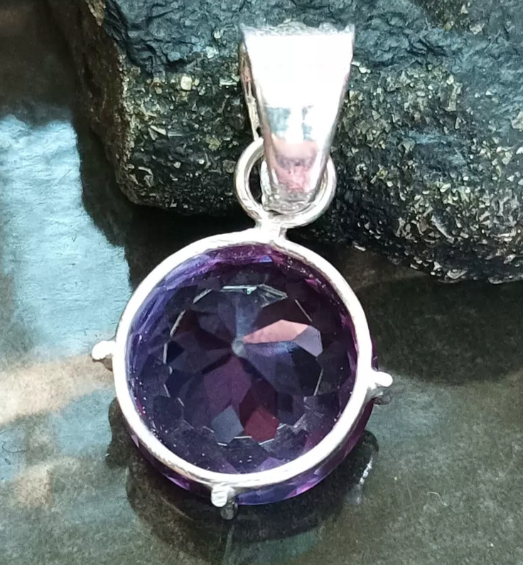 Natural Alexandrite Pendant Bi-Color Gemston,925 Sterling Silver Pendant 32.6 Ct