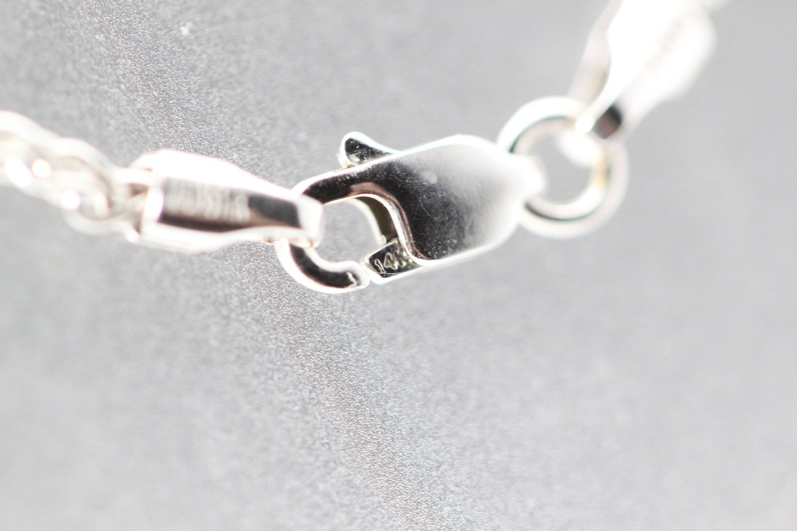 14K White Gold Wheat Chain Necklace 5.4 grams 20″ long, 1/16″ wide (NEC5973x)