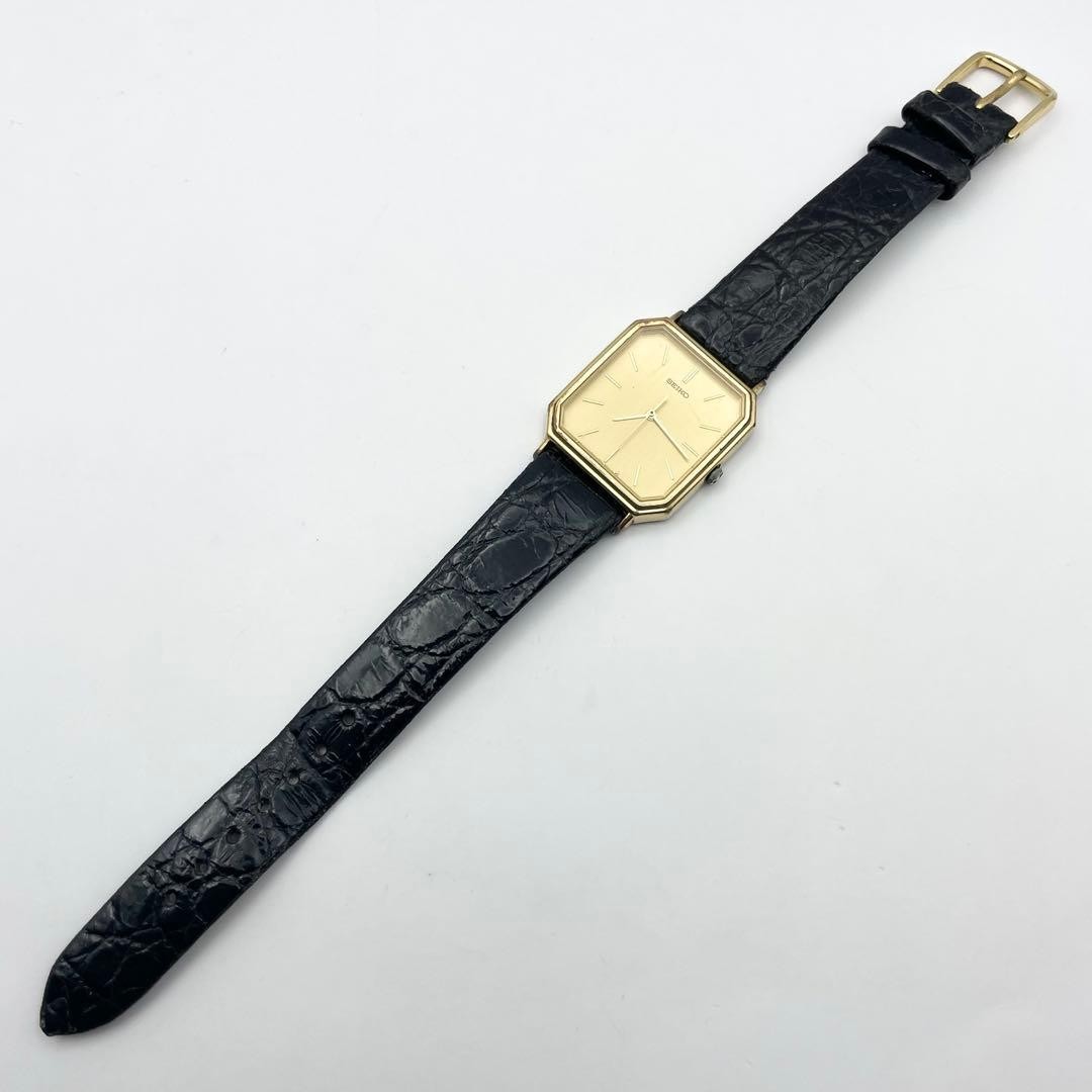 80s Vintage SEIKO Dolce 5P31-5C50 Gold Quartz Watch from japan