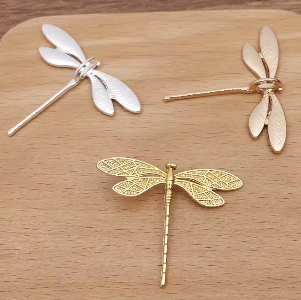 Silver Plated Zinc Alloy Dragonfly pendant no chain 36×43 mm