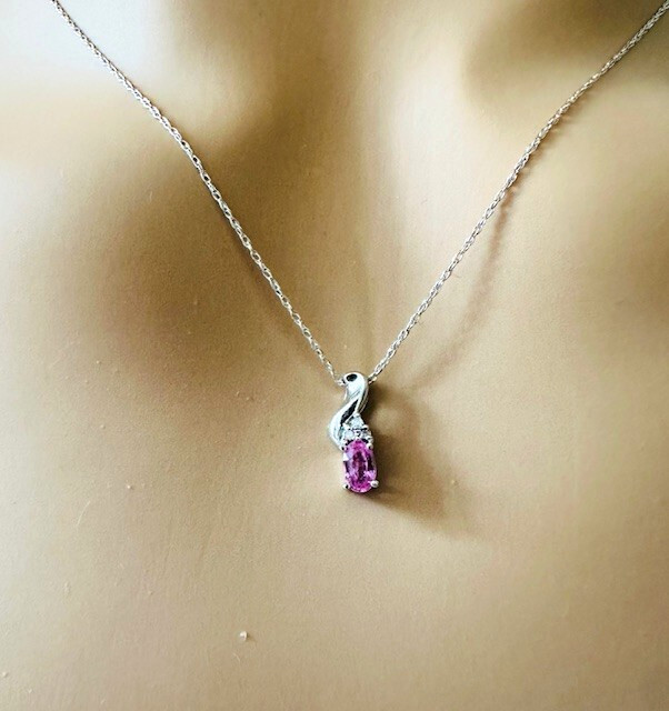 Estate 10K White Gold Pink Tourmaline Pendant Necklace 18″