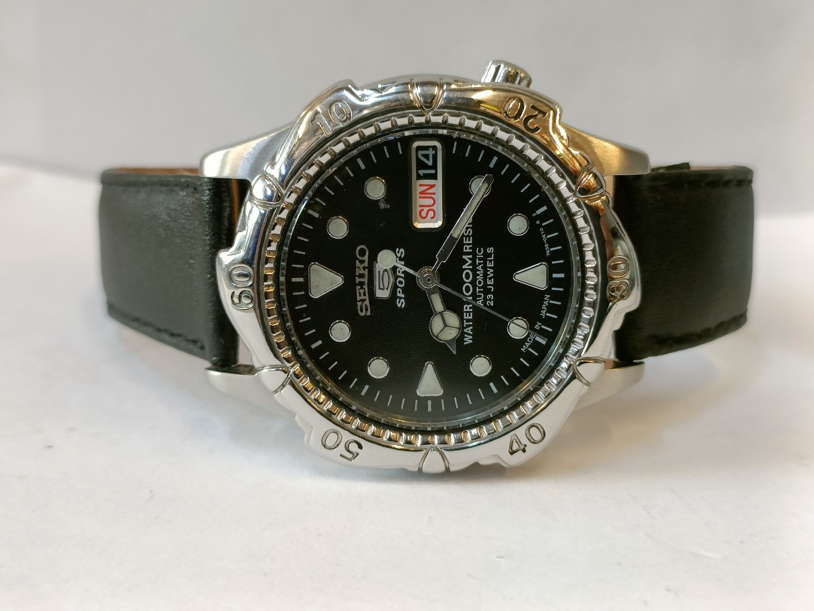 VINTAGE SEIKO 5 SPORTS AUTOMATIC BLACK DIAL 7S36 JAPAN MEN’S WORKING