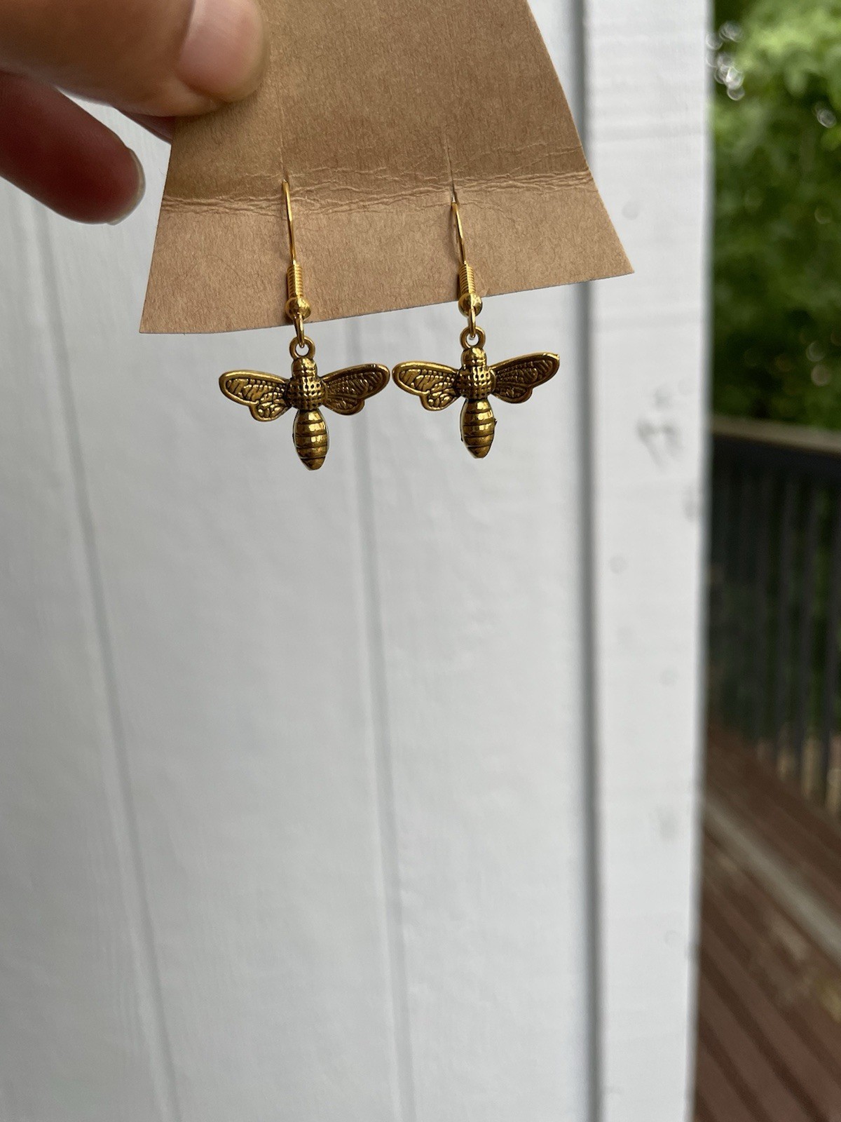 Gold Tone Metal Bee Dangle Drop Hook Earrings No Stone
