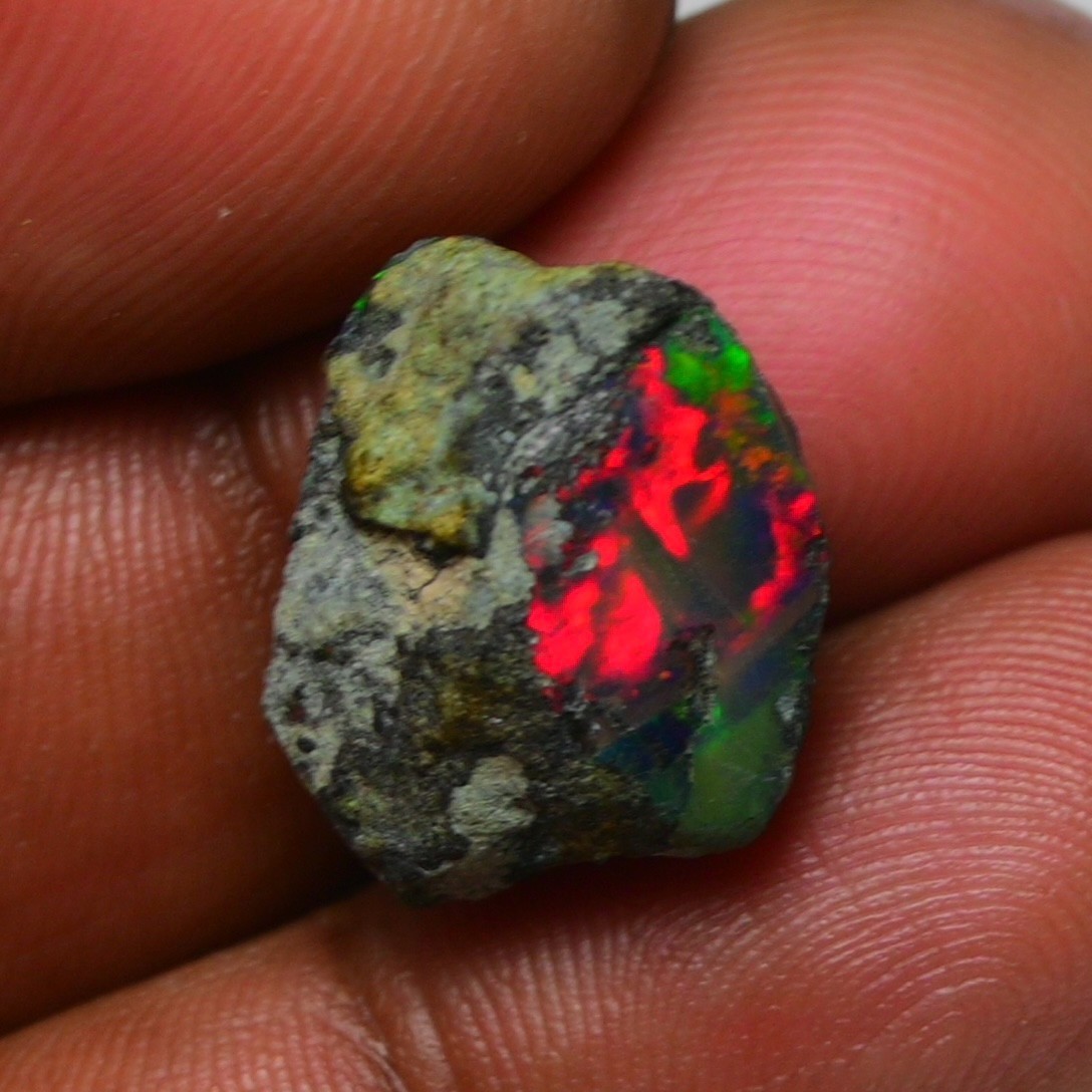 Ethiopian Black Opal Rough Natural 10.00 Carats 18X16 mm Gemstone For Jewelry