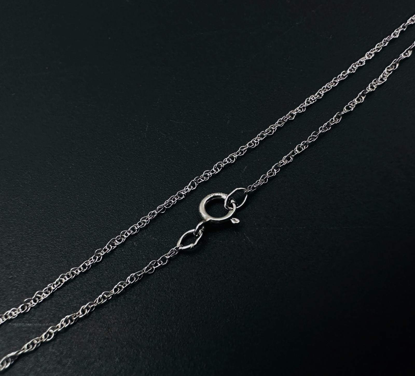 Solid 10K White Gold Thin Prince of Wales Link Chain Necklace, .8mm, 20 1/8″