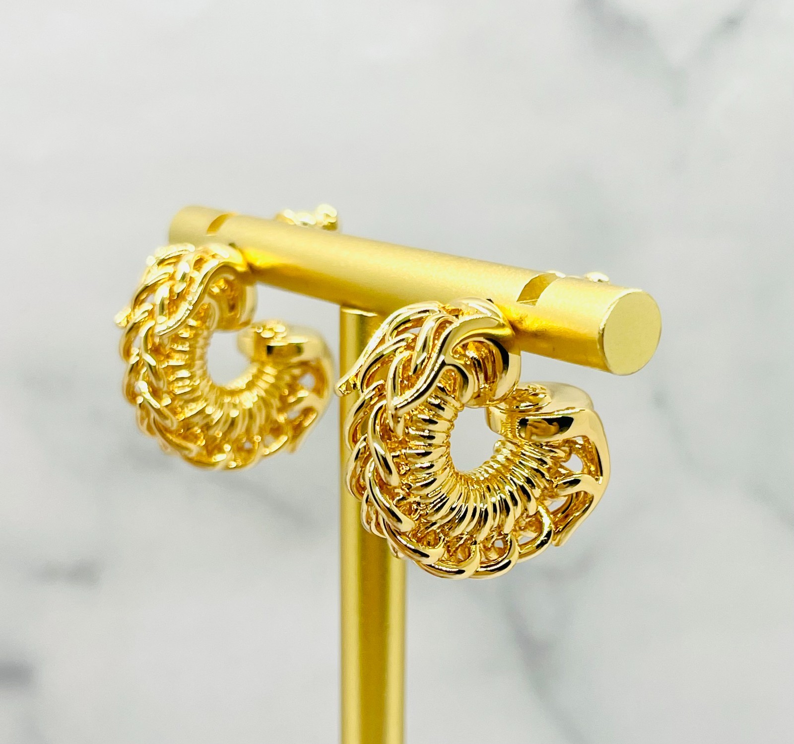 FENDI Filo Gold Tone Hoop Earrings – Pre owned / LY5882