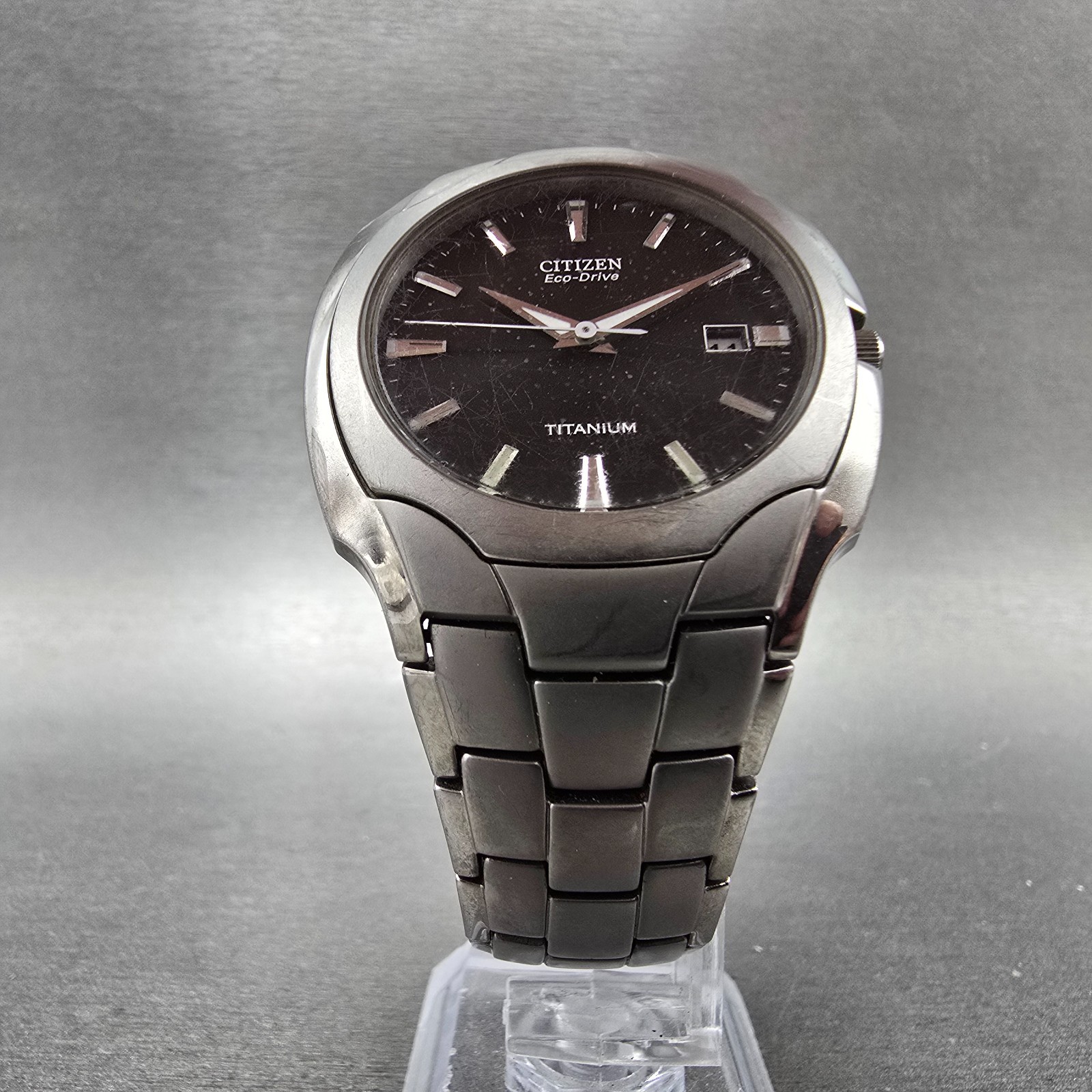 Citizen Eco-Drive Watch Men 38mm Black Dial Titanium Date E111-S049610 Runs EWR