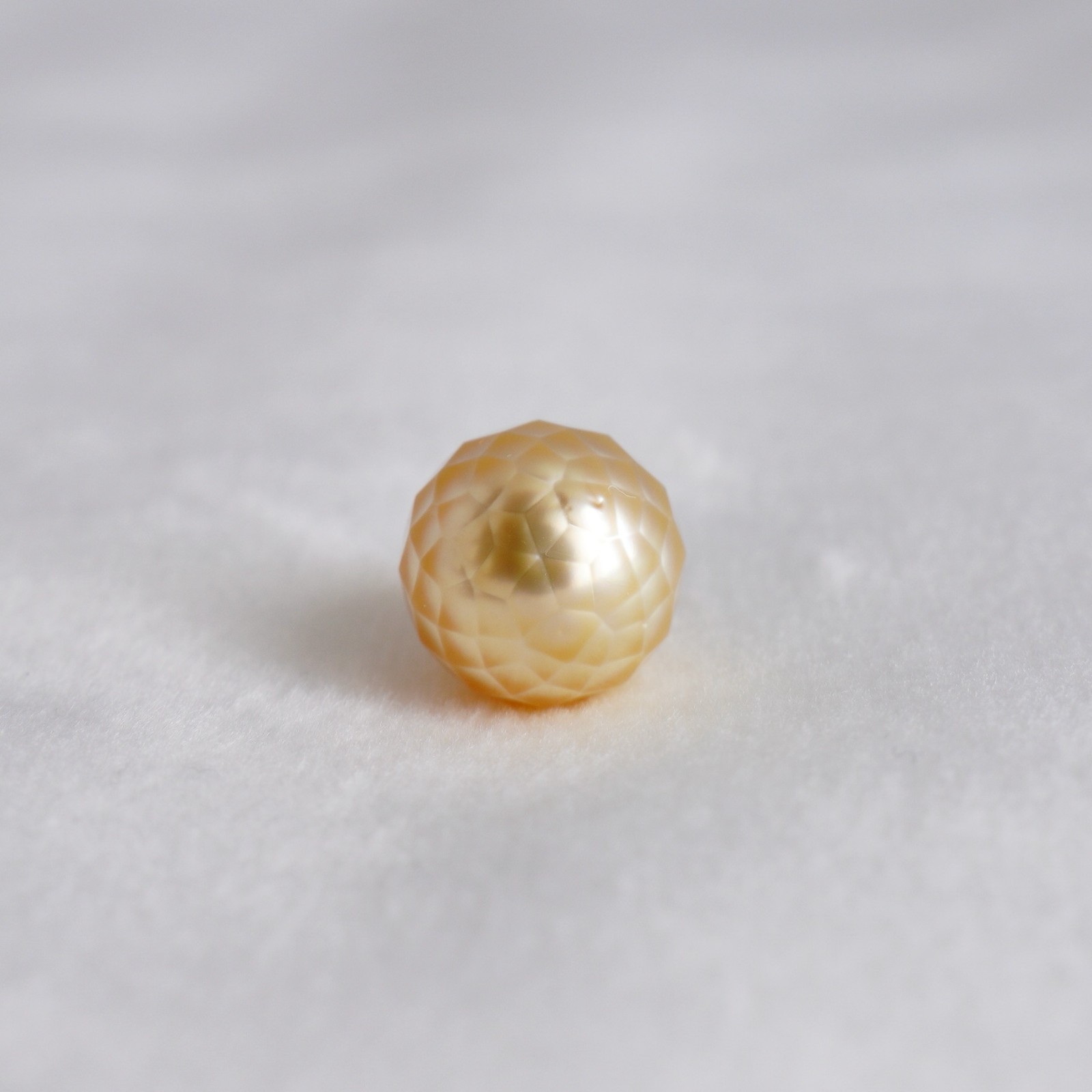 High Luster 10.7mm Golden Faceted South Sea Pearl Pendant 18Kt Yellow Gold,Gift