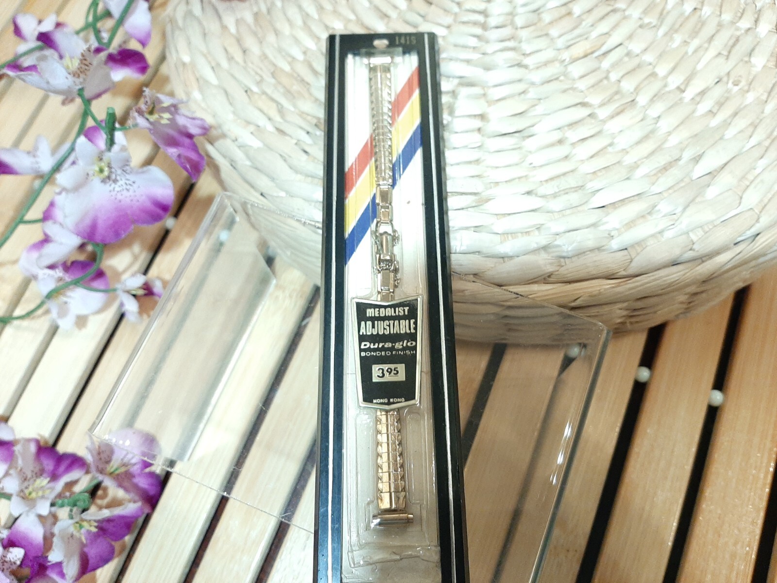 VINTAGE Women’s MEDALIST DURA-GLO STRETCH WATCH BAND Gold Tone NEW