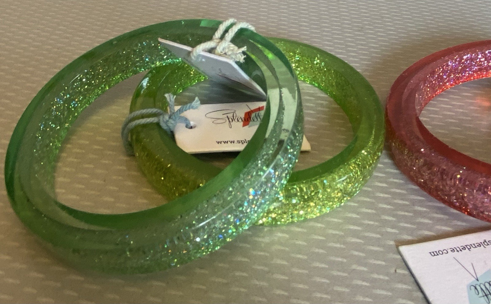 Bangle Set 4 Lucite Plastic Glam Glitter Duchess Pink Green Splendette w/tags 8″
