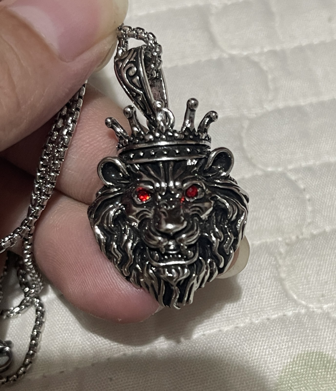 Calm Lion king Crown Animal Jungle Leo Men Cubic Zirconia Pendant silver-plate