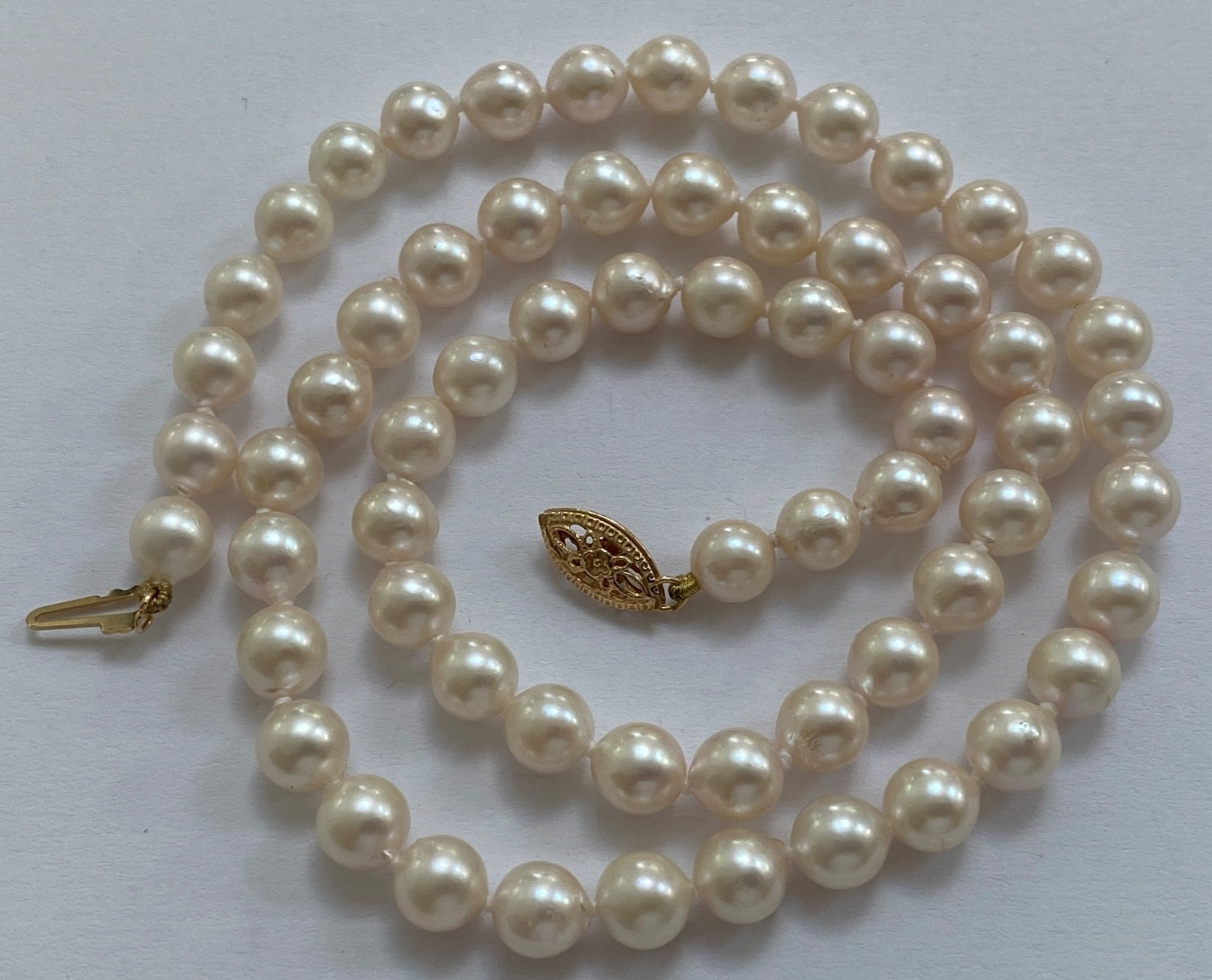 Exquisite Natural Pearl Necklace with 14k Gold Clasp 46 cm Long Perfect Gift