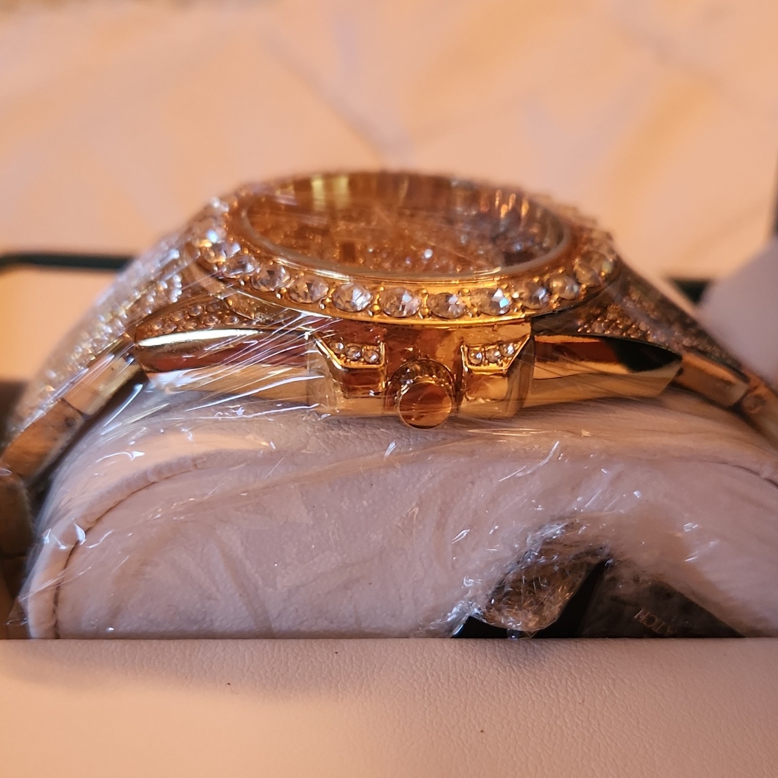 BIBI Luxury Quartz Analog Gold Tone Roman Dial Date Gem Bezel Bracelet Box
