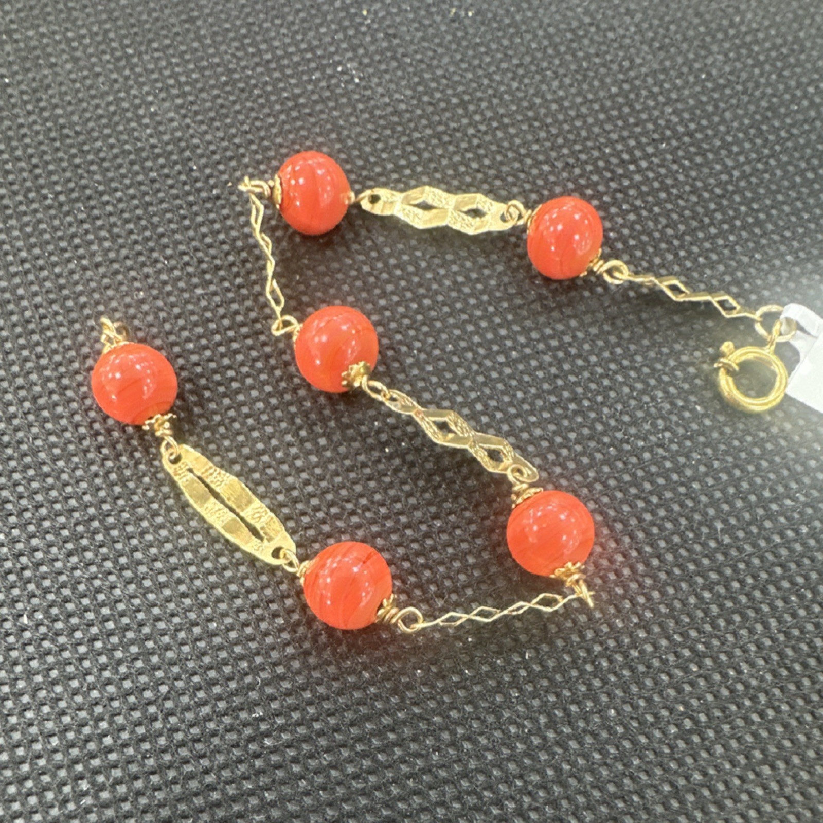 18k Yellow Gold Coral Beaded Chain Bracelet Spring Ring 7.6-8 in 6.05ctw