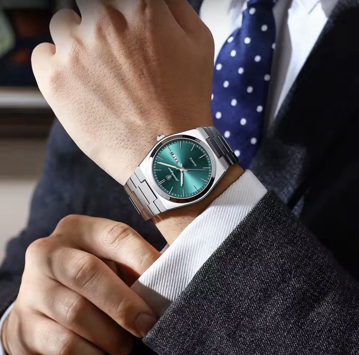 POEDAGAR Luxury Men’s Watch Waterproof Luminous Date Week