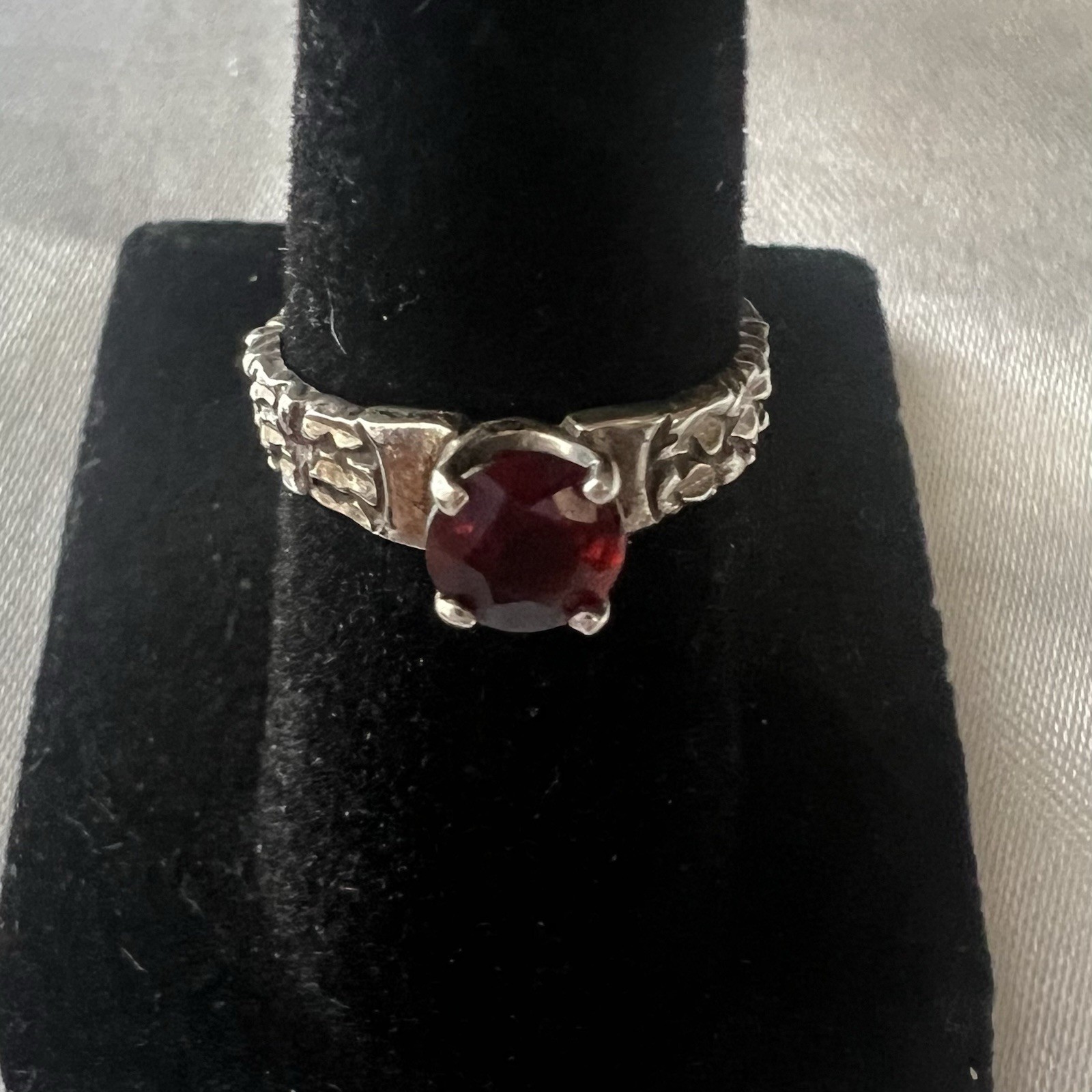 KBN Sterling Silver 925 Designer Signed Garnet Gemstone Ring Size 5.25
