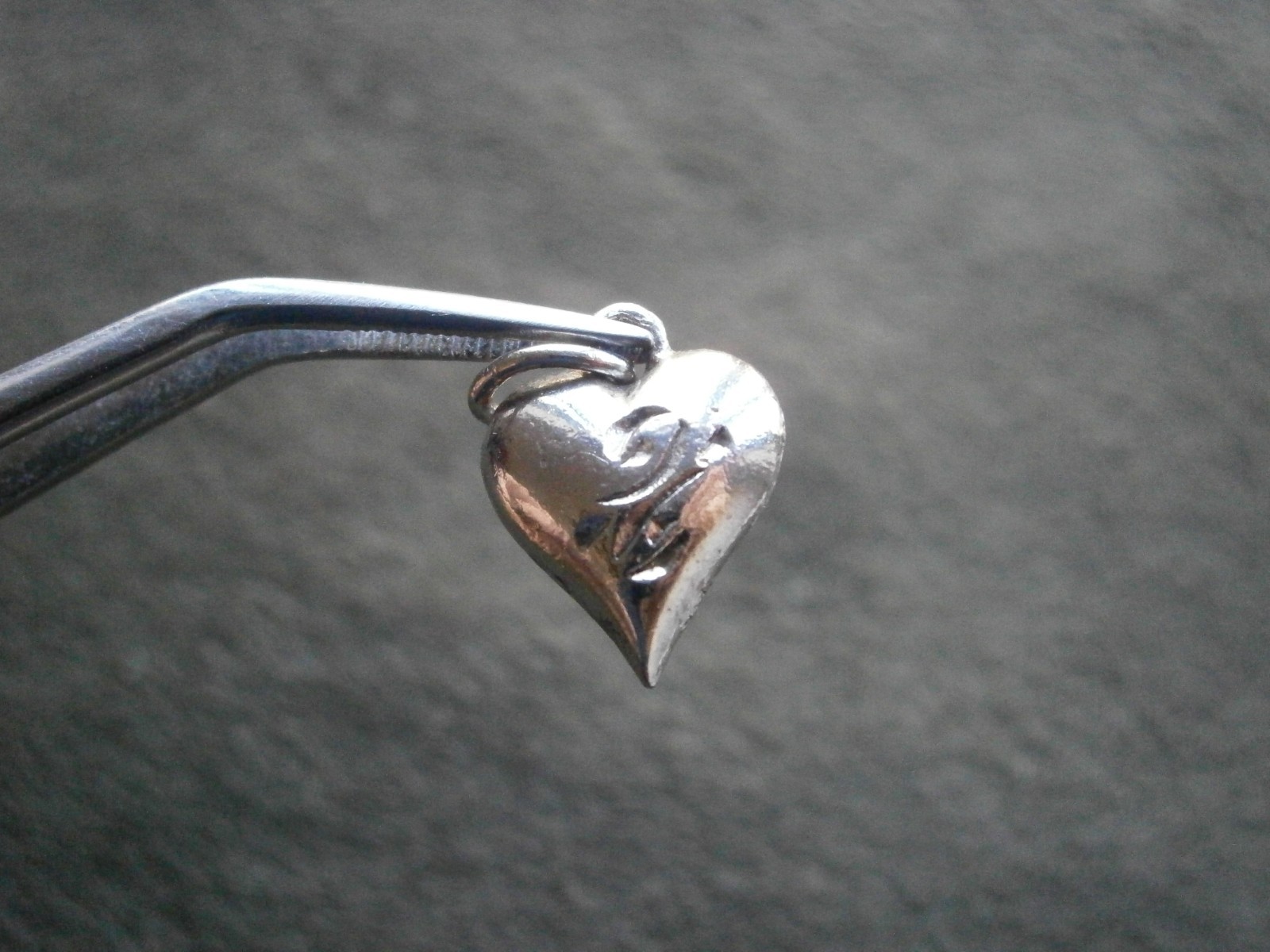 Engraved Heart Double-Sided Vintage Silvertone Bracelet Charm Pendant 3.0g