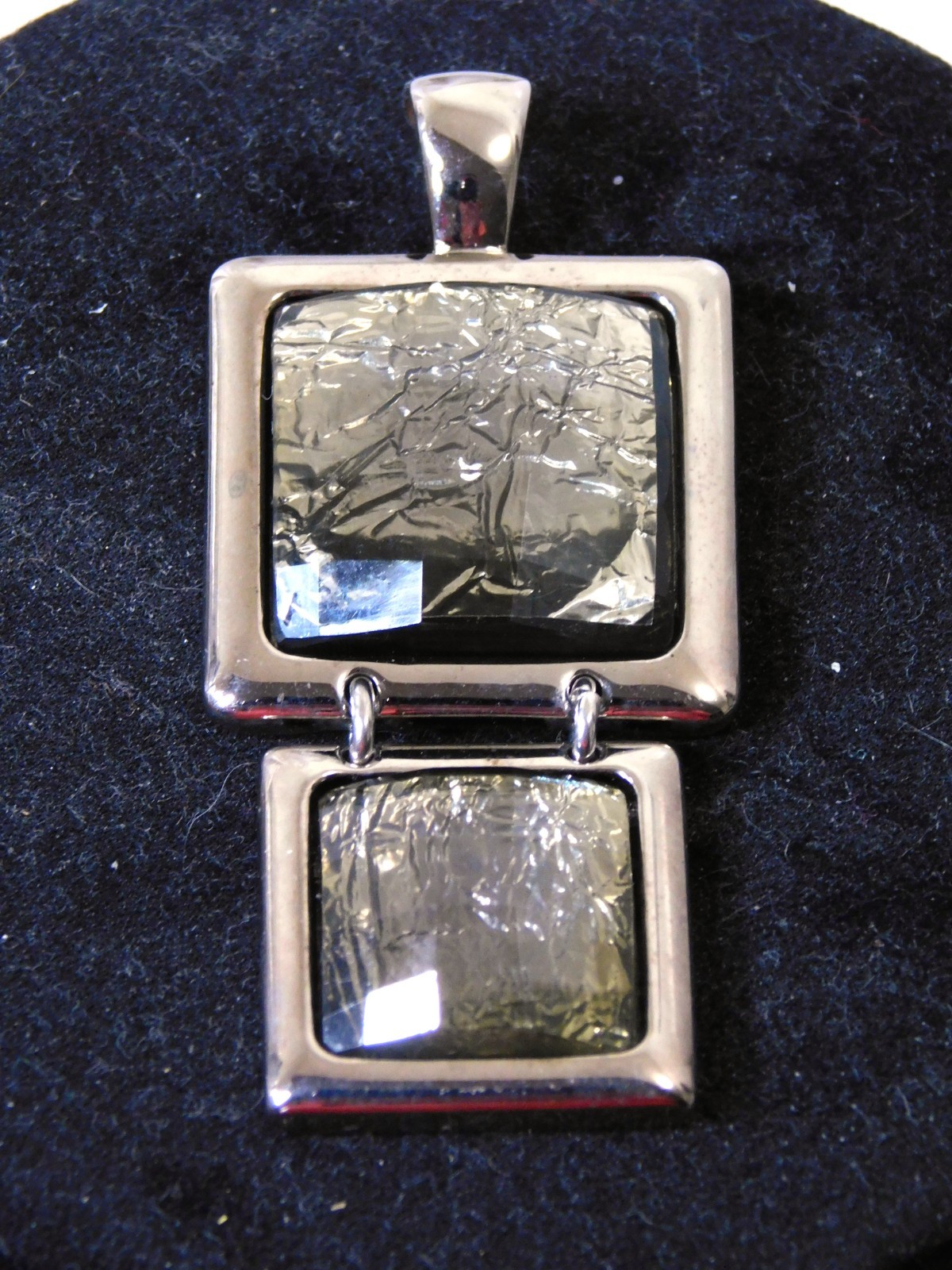 Beautiful Lia Sophia “FLUX” Pendant/Slide, Silver w/Avocado Tone, Unique, NWOT