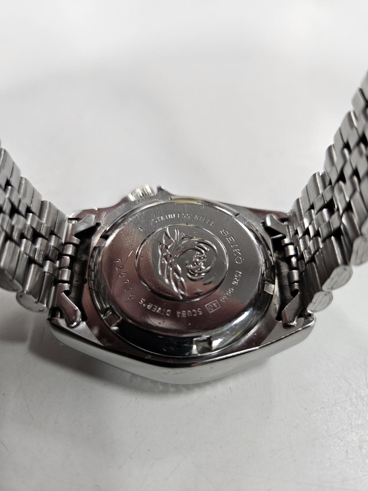 Seiko SKX013 Midsize Automatic Diver 200m Watch – Jubilee Bracelet (7S26-0030)