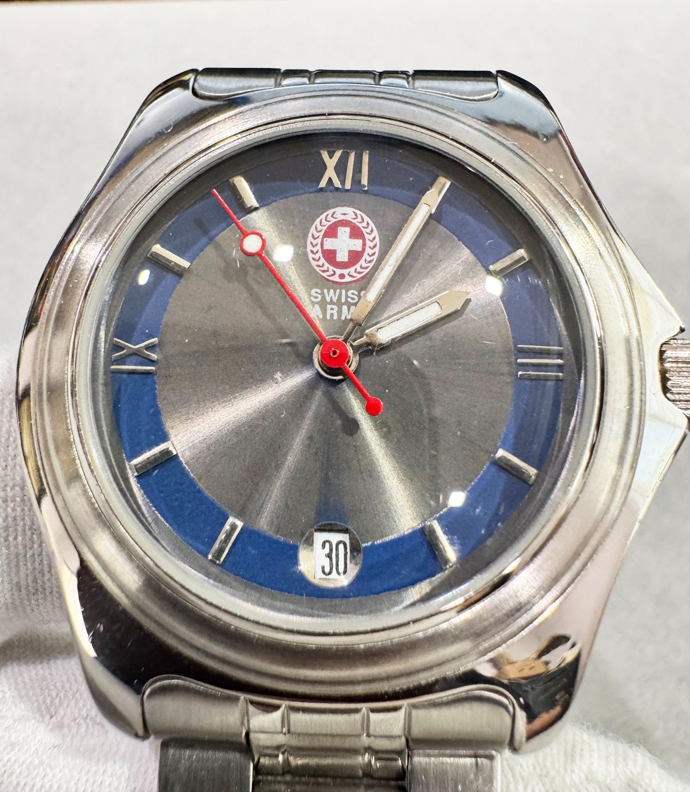 Vintage Swiss Army Automatic Men’s Watch – 38mm – Swiss Automatic Movement