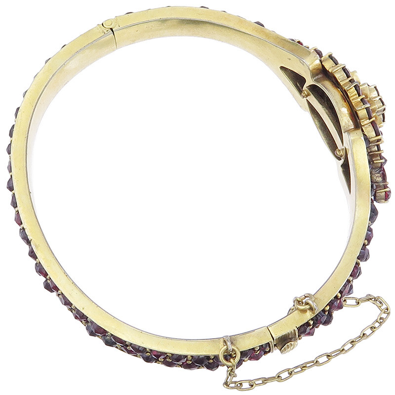 bangle garnets antique
