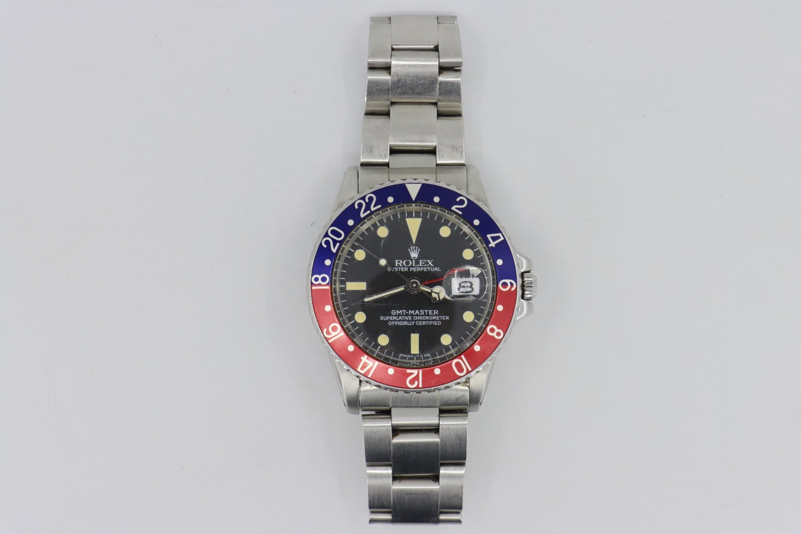 Rolex GMT-Master 1675 Pepsi Matte Black Dial Oyster Fold Over Band Circa 1973