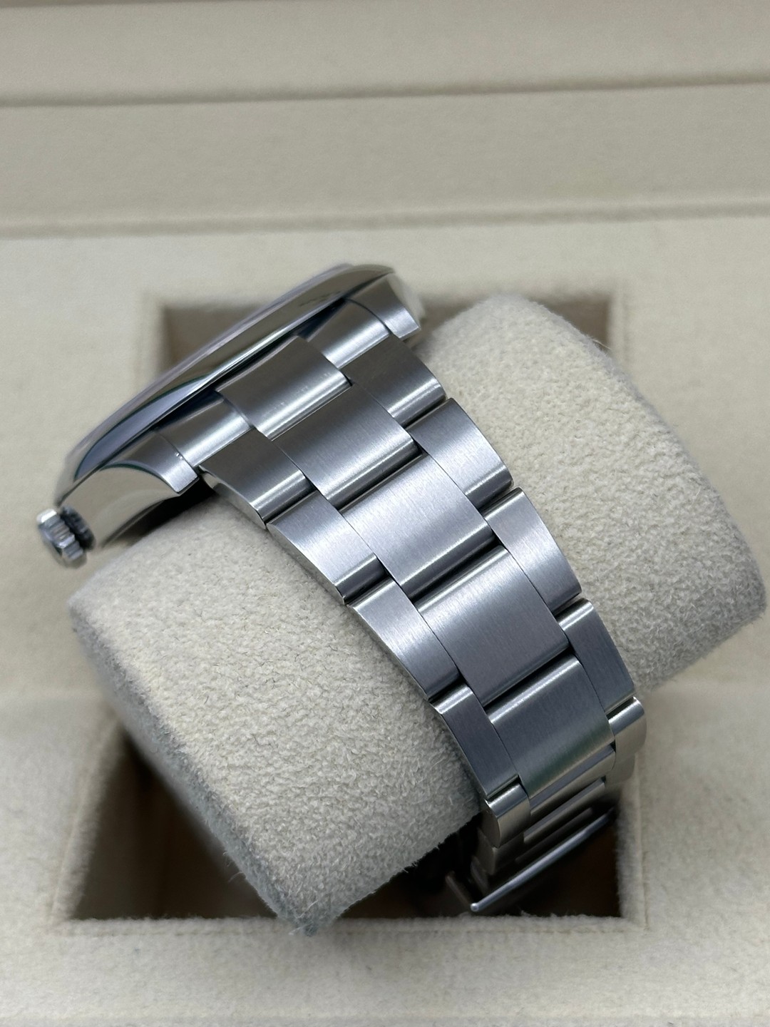 Rolex 124300 2023 Green Dial Box & Papers