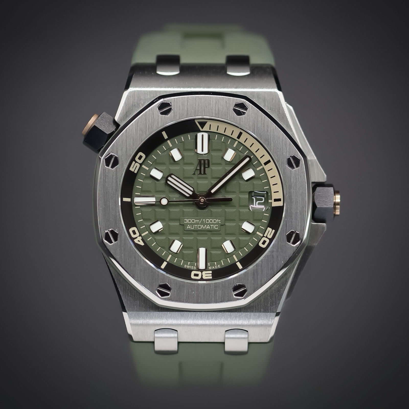 AUDEMARS PIGUET Royal Oak Offshore “Khaki” Diver 42 | Ref. 15720ST | Full Set