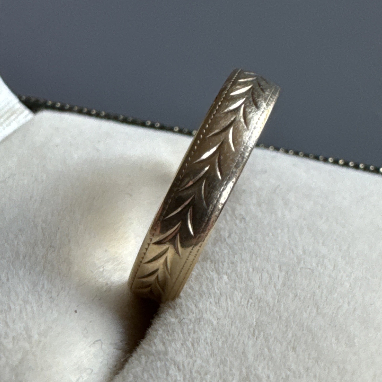 9ct Yellow Gold 375 Wheat Motif Wedding Band Ring Size L1/2 UK Hallmarked 3.6mm