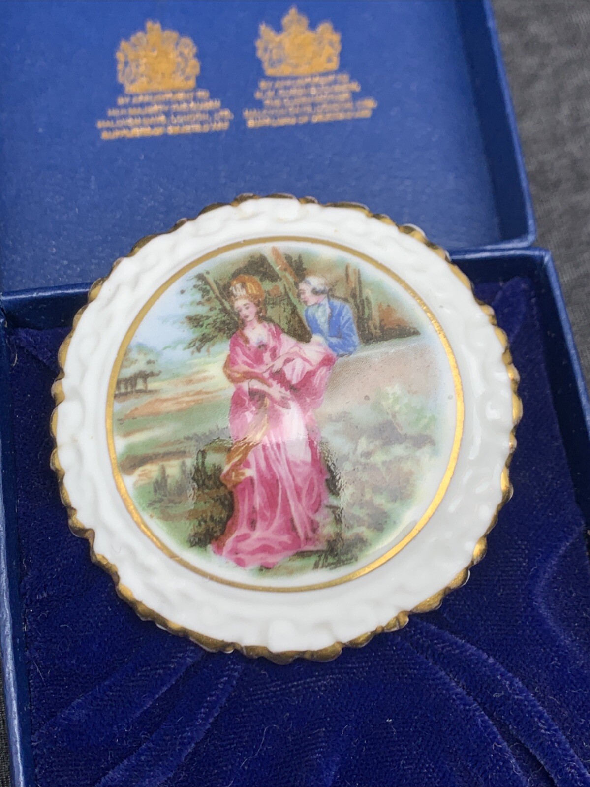 COALPORT Courting Couple Pin Brooch 2-1/8″ Made in England HALCYON DAYS ENAMELS
