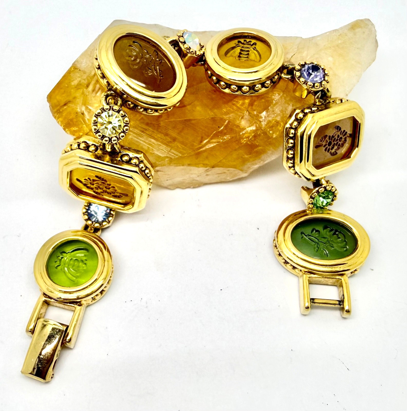 Vintage Joan Rivers Gold Plated Intaglio Glass Link Bracelet – Flowers & Bees