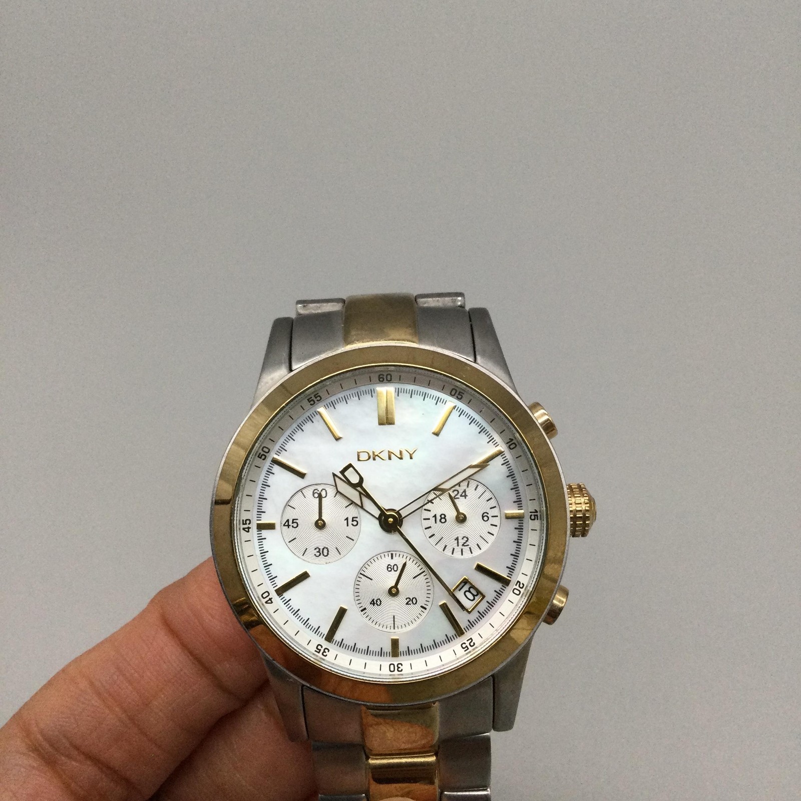 DKNY Chronograph Unisex Watch 38mm MOP Dial Two Tone NY-8091 New Battery 6″