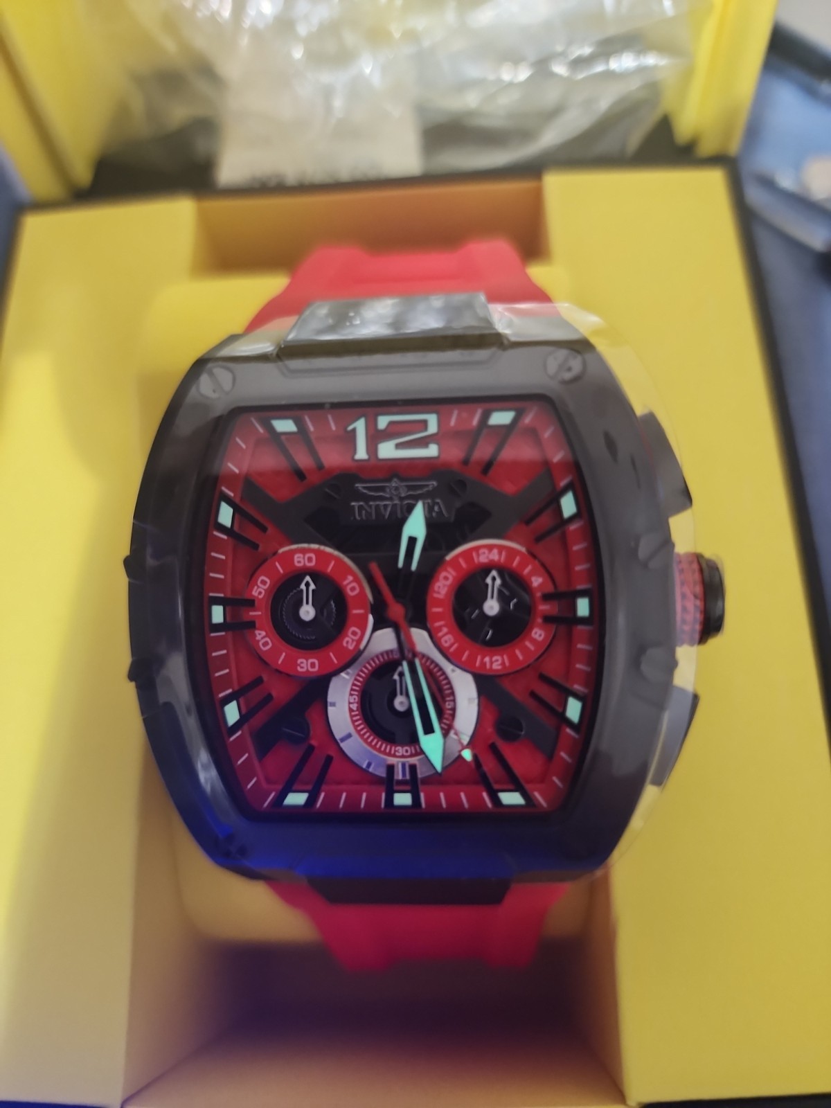 Invicta Racing Sector Grid Men’s 43mm Quartz Watch Red Silicone band 48473 New