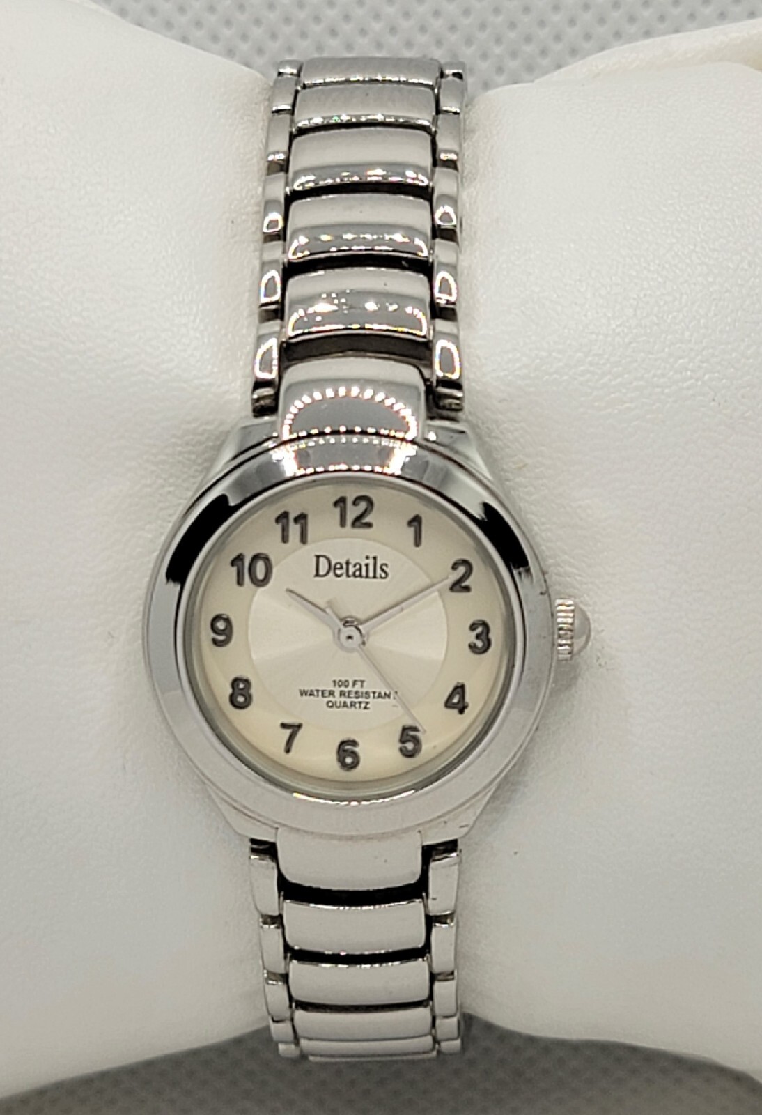 Ladies Details Casual Round Silver Tone Link Bracelet Analog Watch I5
