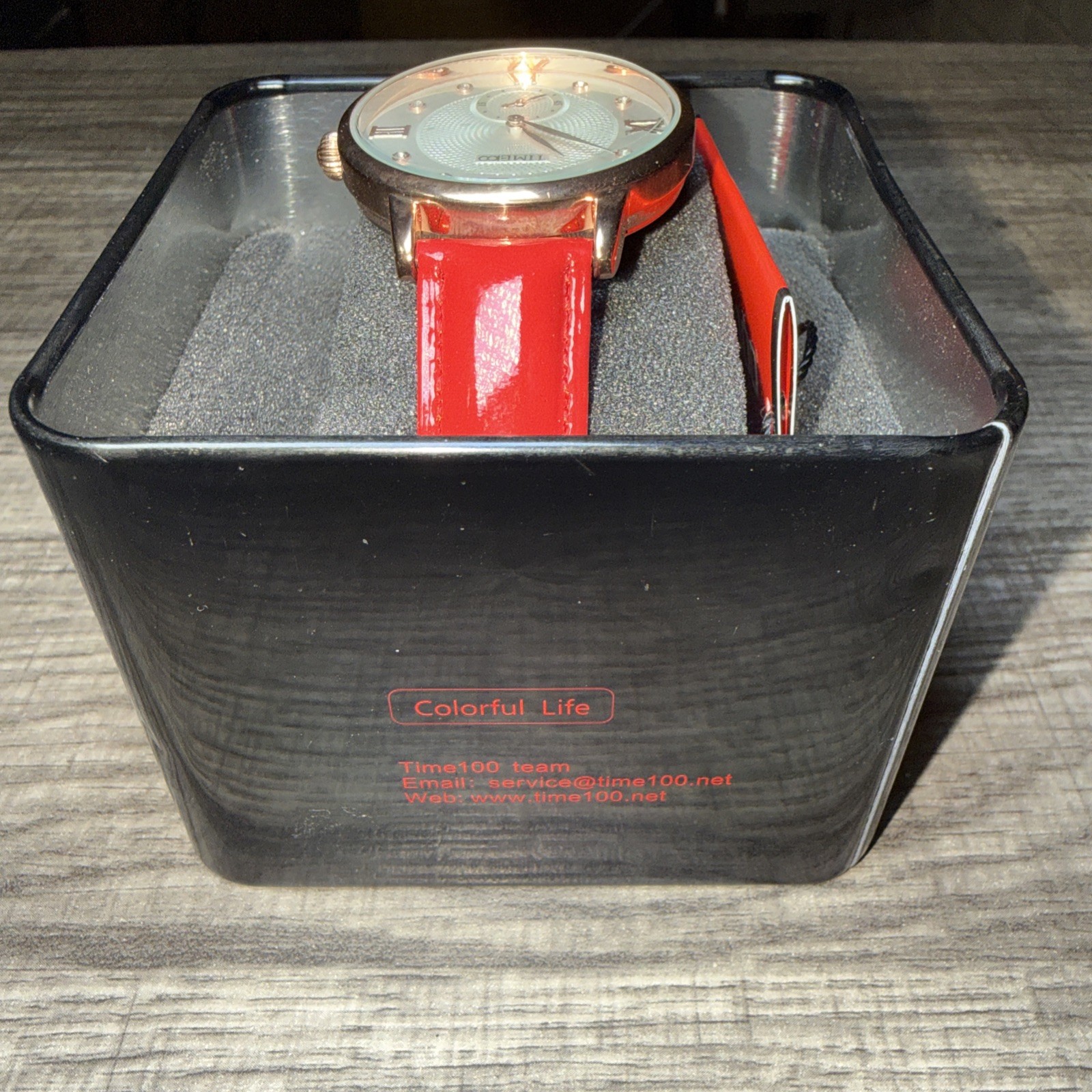 NEW NWT Women’s Ladies Timeco 100 Wristwatch Red Leather Band