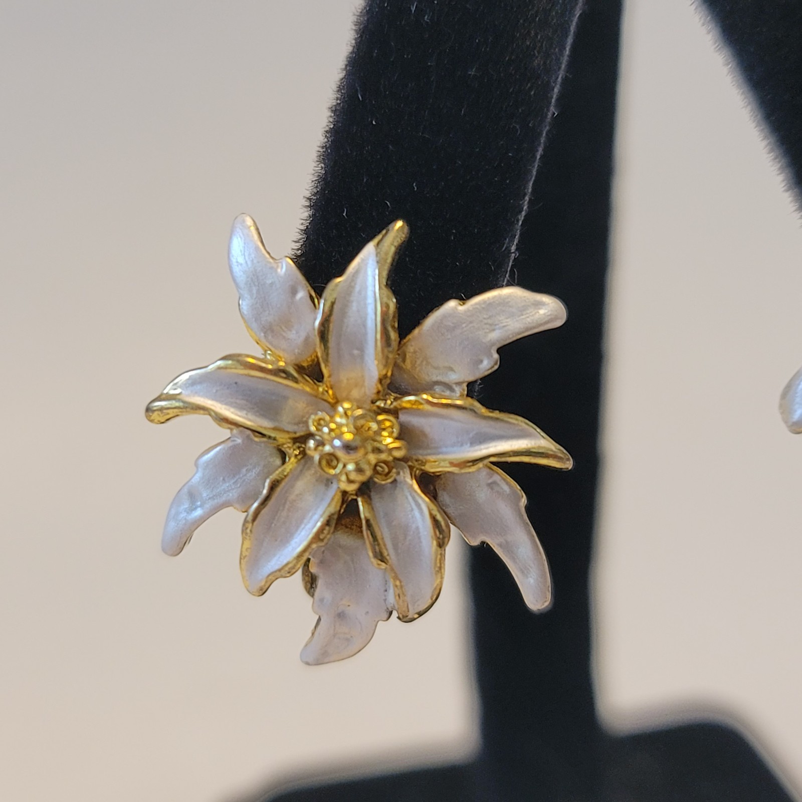 Vintage Clip On Earrings Gold Tone with White Enamel Edelweiss Blossom Motif