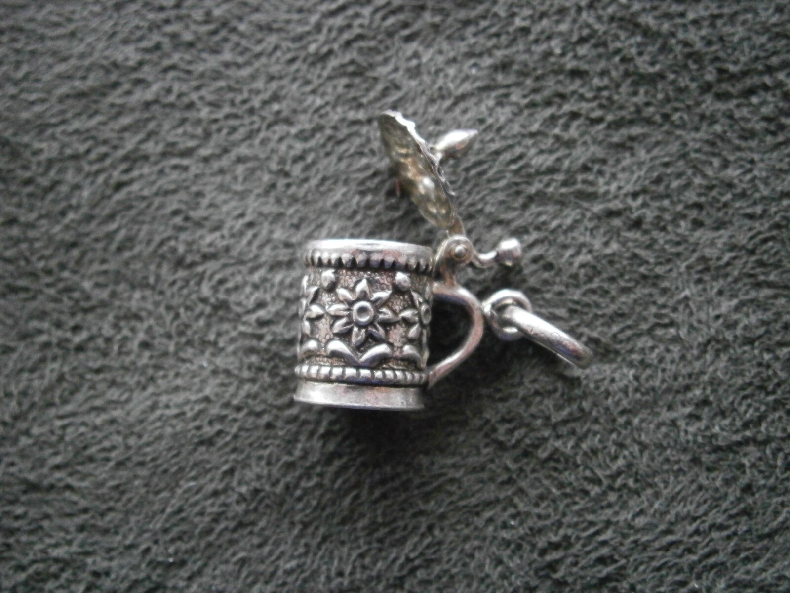 Opening Beer Stein Edelweiss Design Vtg 835 Silver Bracelet Charm Pendant 3.0g
